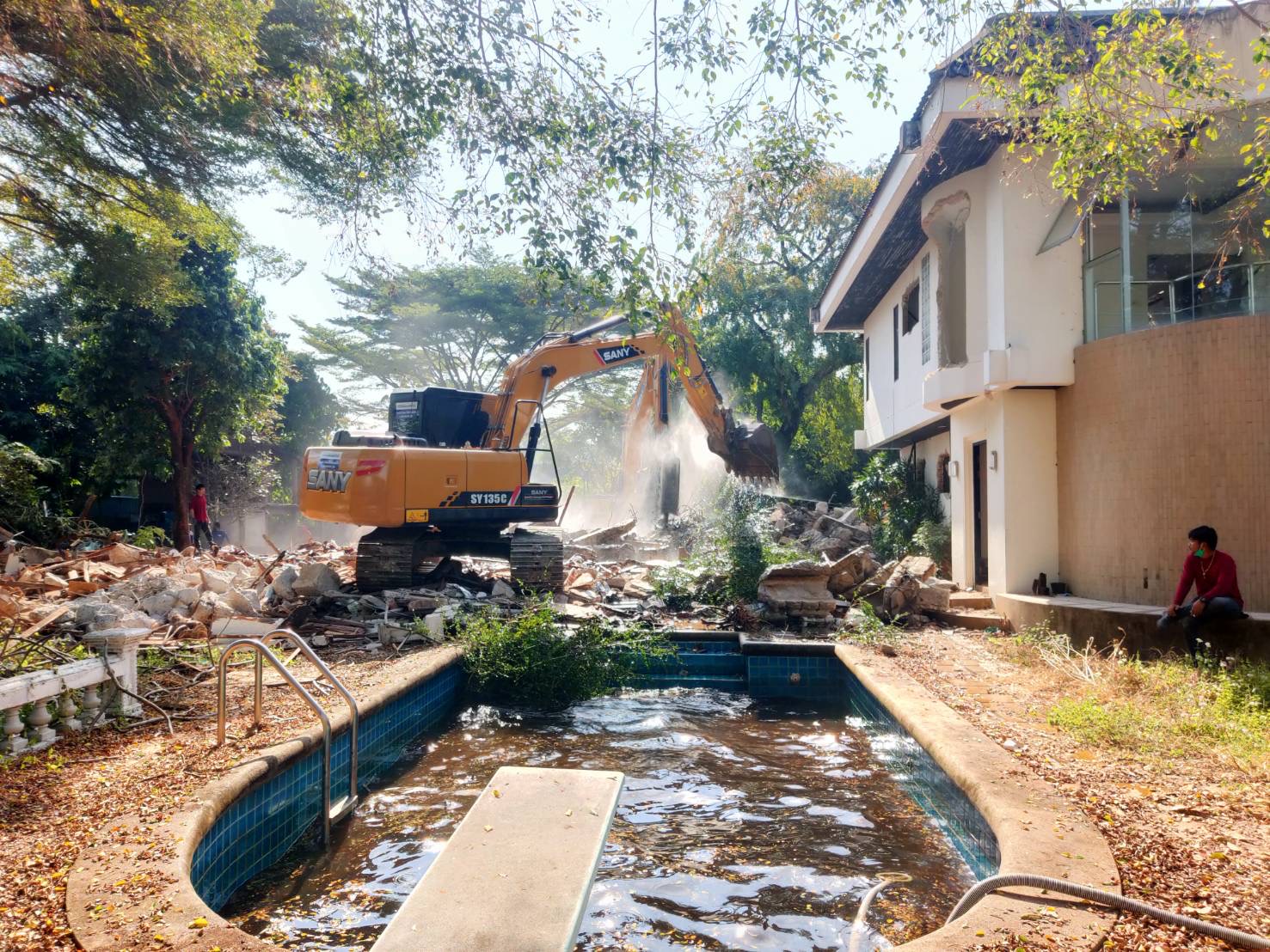 ปรับภูมิทัศน์