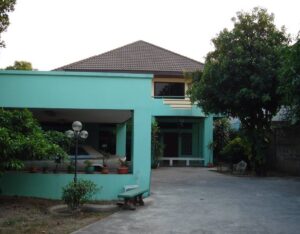 รื้อถอนบ้าน